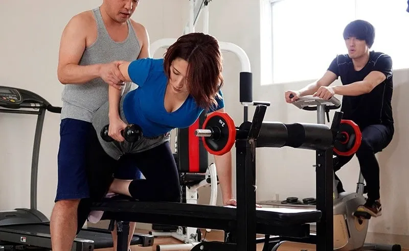 Anh xã phát hiện vợ ngoại tình với huấn luyện viên thể hình